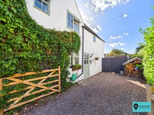 Parking / Driveway - click for photo gallery